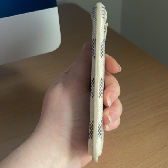 Louis Vuitton phone case - Picture 8 of 14